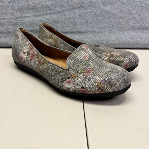 Comfortiva Loafers Mary Janes Slip On Floral Leather Women’s  size 7.5 Wide - Picture 1 of 8